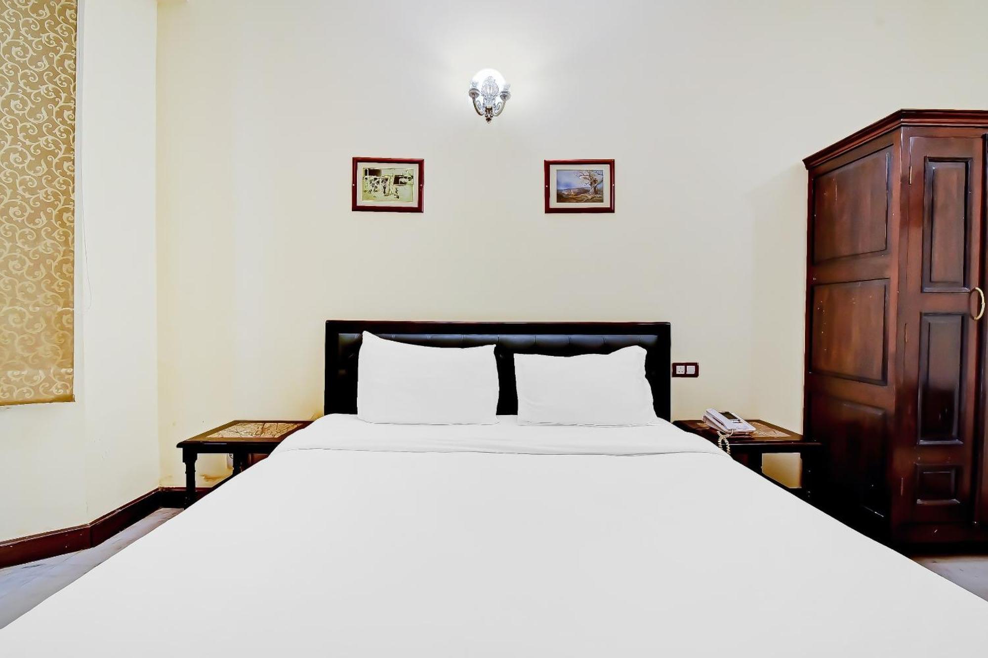 Collection O Hotel Four Boutique Kukas Exterior photo