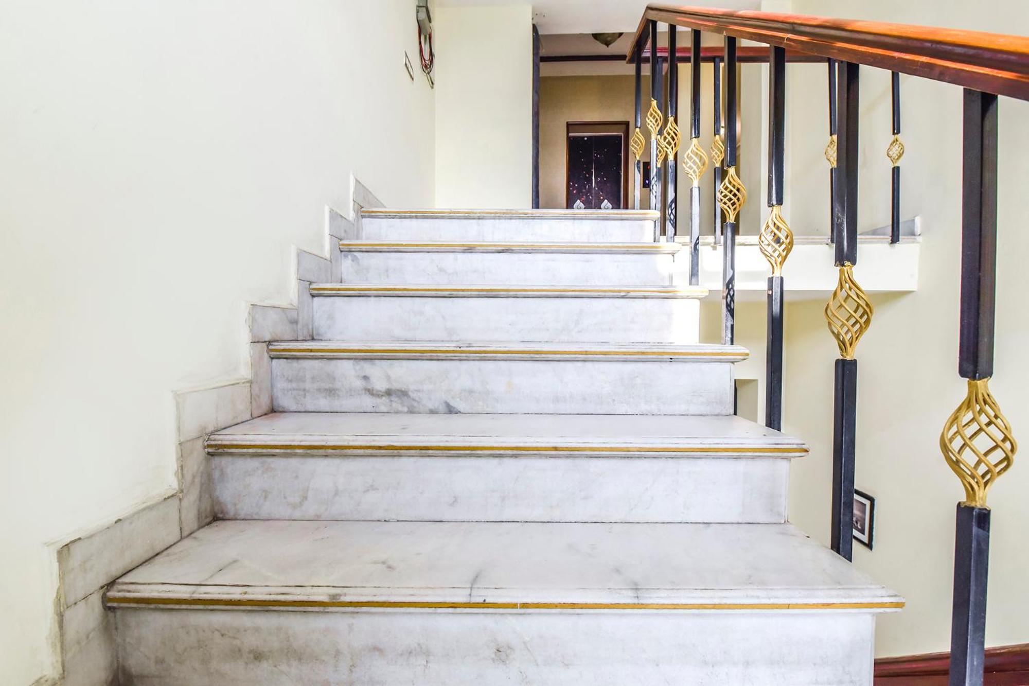 Collection O Hotel Four Boutique Kukas Exterior photo